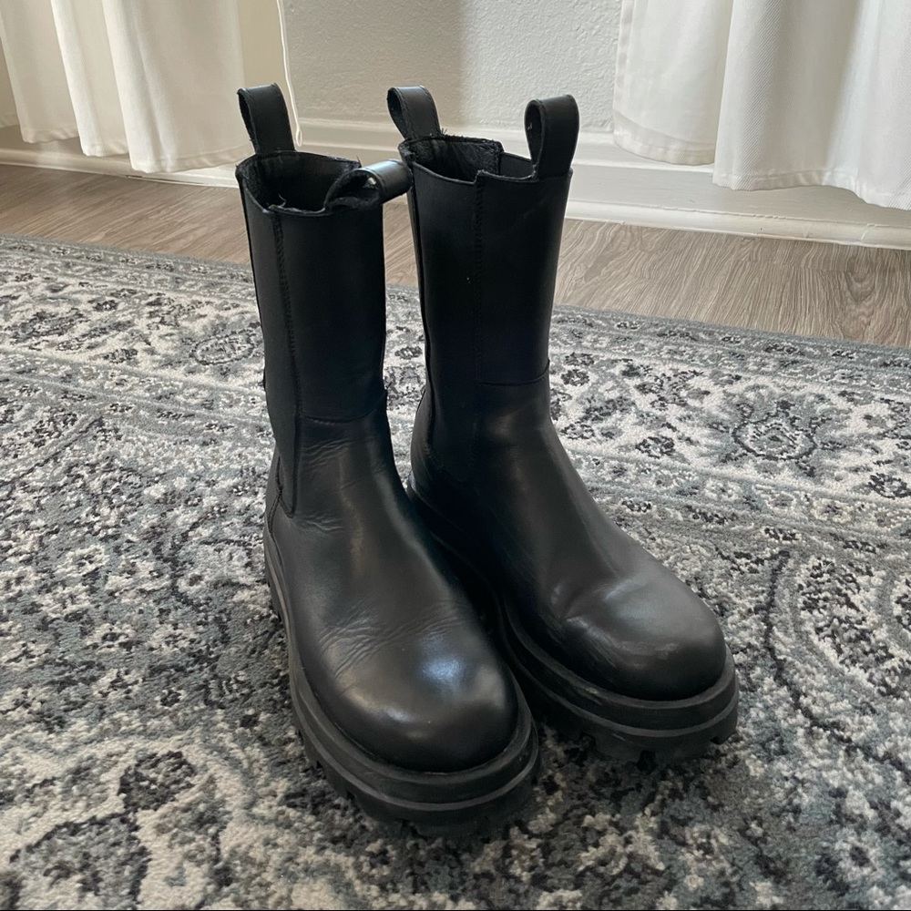 Steve Madden Explorer Chelsea Boot